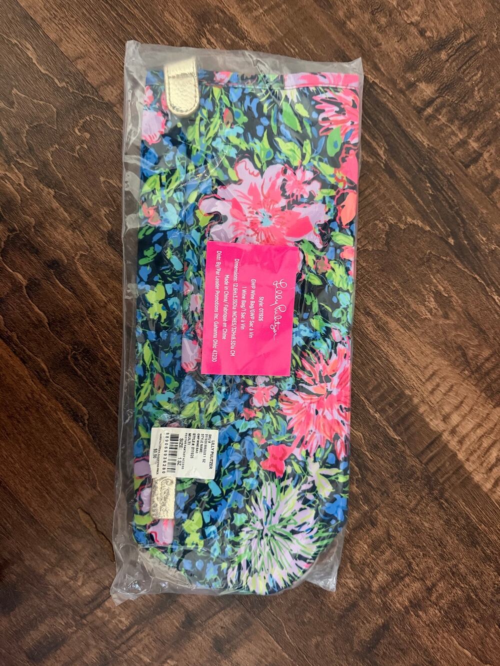 Lilly Pulitzer neoprene wine sleeve NEW